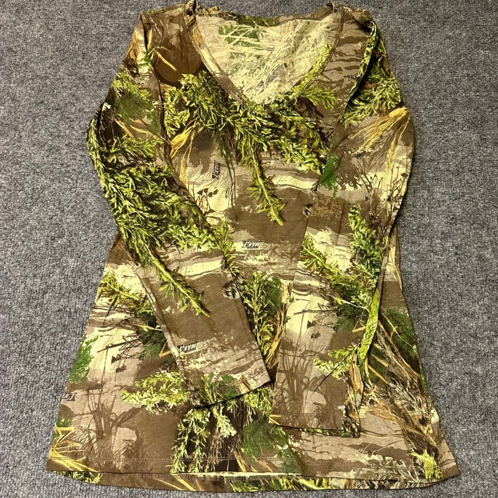 Realtree Shirt Womens Size S Brown Green Camouflage Long Sleeve V-Neck Slim Fit